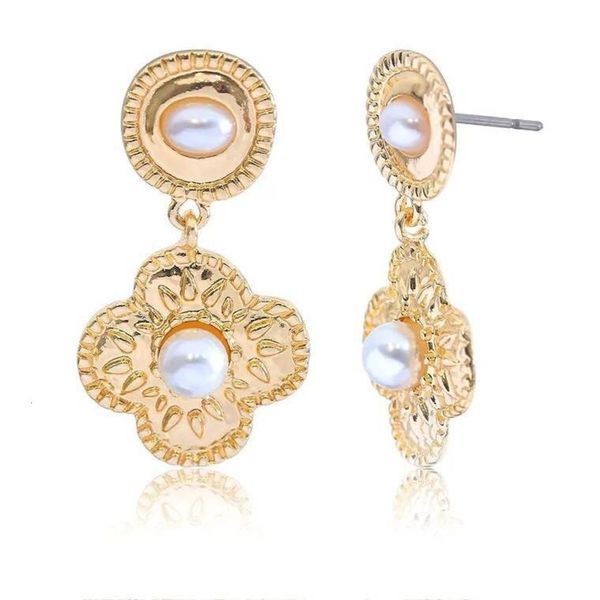 temperament earrings fashion simple pearl flower female
temperament earrings fashion simple pearl flower female