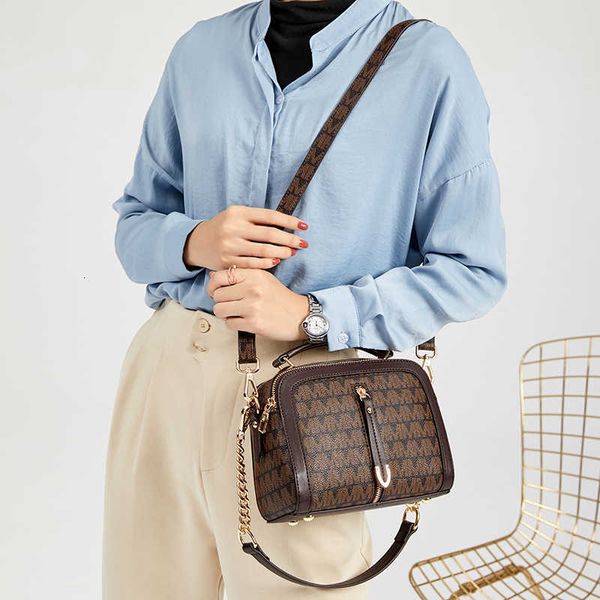 luxury handbags light luxury fashion versatile simple women's hand small square bag single shoulder msenger bag fashion
luxury handbags light luxury fashion versatile simple women's hand small square bag single shoulder msenger bag fashion