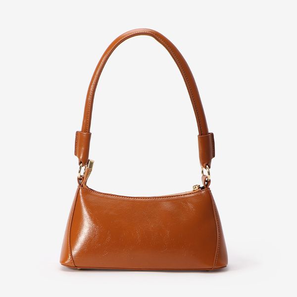 design hand soft leather minority staff underarm 2021 new women's portable one shoulder bag, Red;black
design hand soft leather minority staff underarm 2021 new women's portable one shoulder bag, Red;black