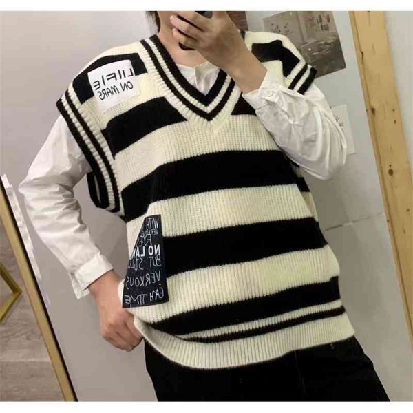fashion trend black white stripe knitted 2021 autumn winter new loose and versatile outer sweater vest women, White;black
fashion trend black white stripe knitted 2021 autumn winter new loose and versatile outer sweater vest women, White;black