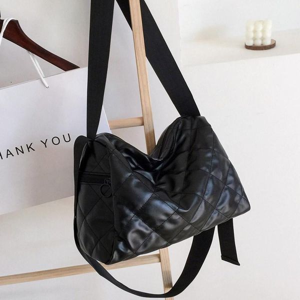 pu leather simple handbags famous brands women shoulder bag big tote vintage ladies wide belt crossbody bags waist
pu leather simple handbags famous brands women shoulder bag big tote vintage ladies wide belt crossbody bags waist