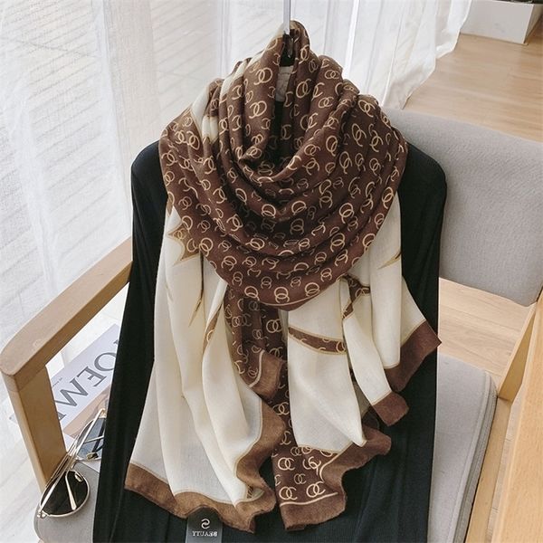Autumn and winter new warm scarf female elegant celebrity cotton linen hand printed shawl Korean fashion decorative beach towel, Blue;black
Autumn and winter new warm scarf female elegant celebrity cotton linen hand printed shawl Korean fashion decorative beach towel, Blue;black
