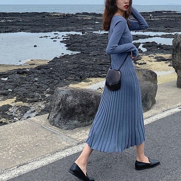 casual dresses women 2021 autumn winter solid pleated knitted dress female o neck long sleeve elegant sweater ladies slim vestidos g637, Black;gray
casual dresses women 2021 autumn winter solid pleated knitted dress female o neck long sleeve elegant sweater ladies slim vestidos g637, Black;gray