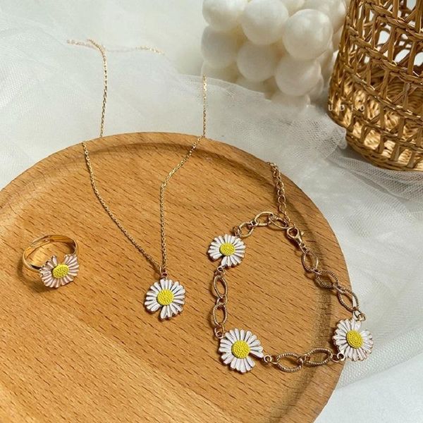 pendant necklaces 2021 bohemian sweet cute fashion daisy flower for female girl chain collar necklace ring bracelet set jewelry gift, Silver
pendant necklaces 2021 bohemian sweet cute fashion daisy flower for female girl chain collar necklace ring bracelet set jewelry gift, Silver