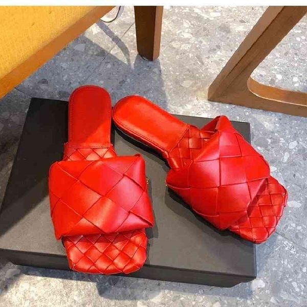 2021 fashion luxury square toe weave flats women slippers leather designer ladies street beach sandals slides new shoes, Black
2021 fashion luxury square toe weave flats women slippers leather designer ladies street beach sandals slides new shoes, Black