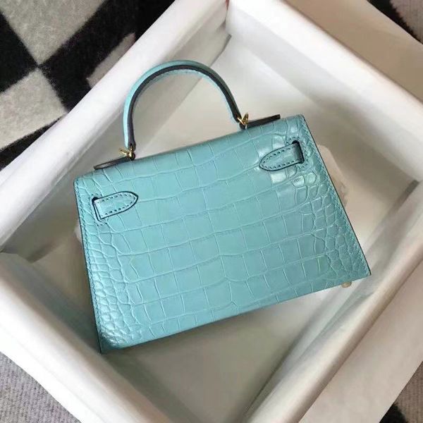 women fashion alligator shoulder handbag casual totes cross body messenger bag luxurys designers bags with key genuine leather elegant retro
women fashion alligator shoulder handbag casual totes cross body messenger bag luxurys designers bags with key genuine leather elegant retro