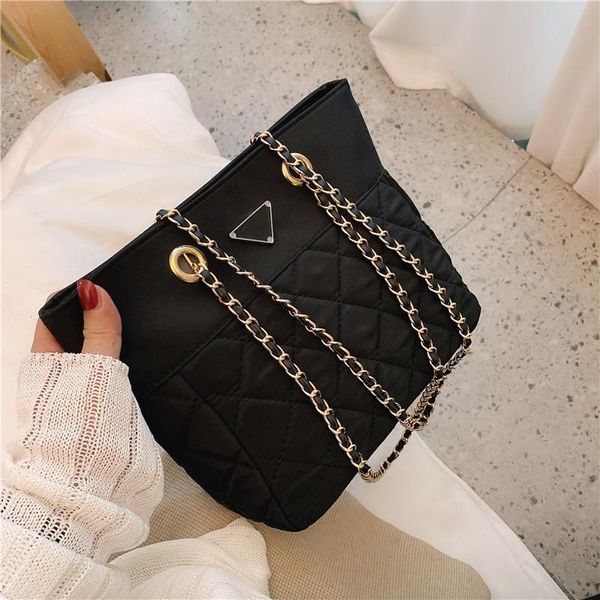 evening bags designer trending chain shoulder for women 2021 fashion nylon lingge crossbody female messenger bag
evening bags designer trending chain shoulder for women 2021 fashion nylon lingge crossbody female messenger bag