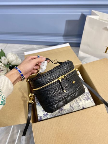 Top Luxury Handbag Fashion Women Crossbody Bag Favorite Design Logo Chain Clutch Leather Handbags Bags Wallet - L1980, A-l1980
Top Luxury Handbag Fashion Women Crossbody Bag Favorite Design Logo Chain Clutch Leather Handbags Bags Wallet - L1980, A-l1980