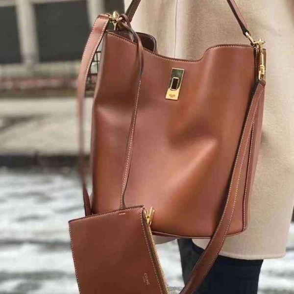 this year's most popular bag, female leather large capacity bucket bag, student minority french one shoulder portable messenger bag
this year's most popular bag, female leather large capacity bucket bag, student minority french one shoulder portable messenger bag