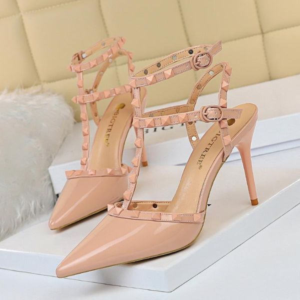 sandals metal rivets women patent leather shoes 9cm high heels rivet hollow lady summer party gladiator, Black
sandals metal rivets women patent leather shoes 9cm high heels rivet hollow lady summer party gladiator, Black