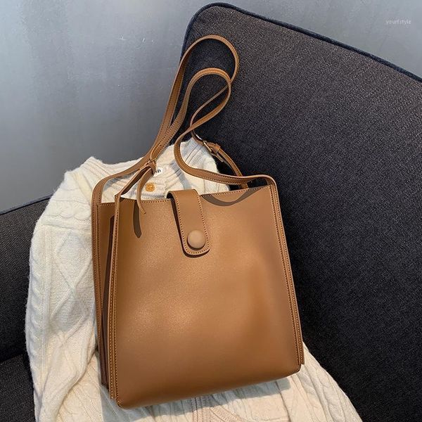 evening bags veryme women's handbag 2021 fashion shoulder crossbody totes simple portable messenger female large capacity retro bucket
evening bags veryme women's handbag 2021 fashion shoulder crossbody totes simple portable messenger female large capacity retro bucket