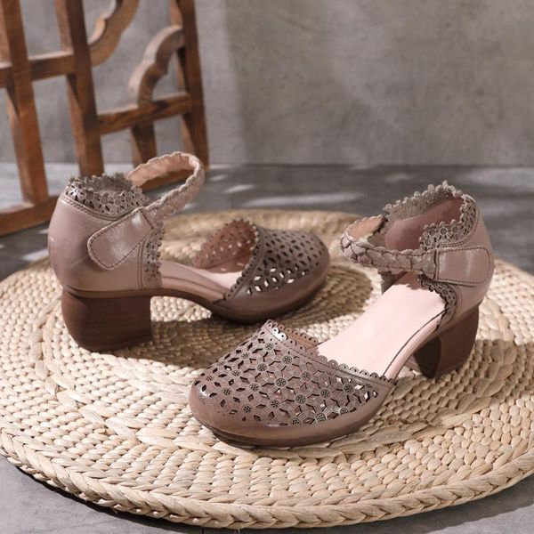 sandals 2021 summer hollow flower woven women's shoes mid-heel thick-heel cowhide leather single, Black 
sandals 2021 summer hollow flower woven women's shoes mid-heel thick-heel cowhide leather single, Black