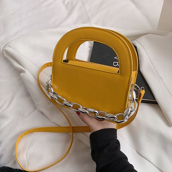 foreign style women's bag 2021 new spring and summer fashion chain portable small square simple personalized single shoulder messenger
foreign style women's bag 2021 new spring and summer fashion chain portable small square simple personalized single shoulder messenger
