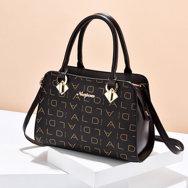 handbag bag female mother 2021 fashion middle-aged women's one shoulder messenger 12, Black;red
handbag bag female mother 2021 fashion middle-aged women's one shoulder messenger 12, Black;red