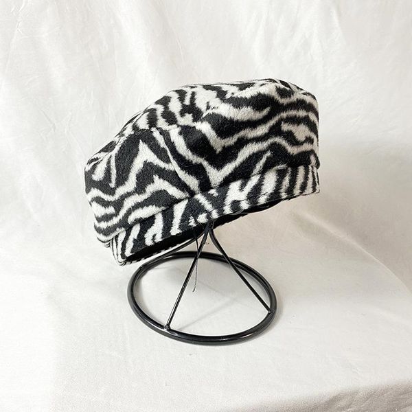 berets net red zebra pattern beret hat female autumn and winter retro plush navy korean version of the tide painter, Blue;gray
berets net red zebra pattern beret hat female autumn and winter retro plush navy korean version of the tide painter, Blue;gray