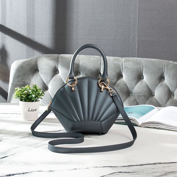 handbag women luxurys designers bags 2021 crossbody bag sublimation tote matte frosting shell so purse zhouzhoubao123
handbag women luxurys designers bags 2021 crossbody bag sublimation tote matte frosting shell so purse zhouzhoubao123