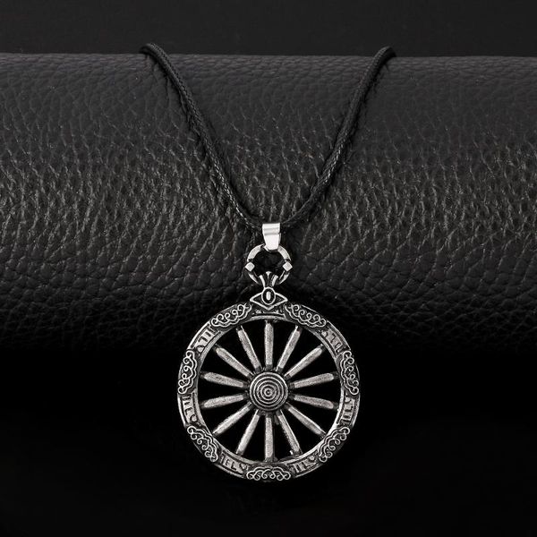 bloodborne necklaces game series punk round pendant badges rope chain men fan's gift jewelry, Silver
bloodborne necklaces game series punk round pendant badges rope chain men fan's gift jewelry, Silver