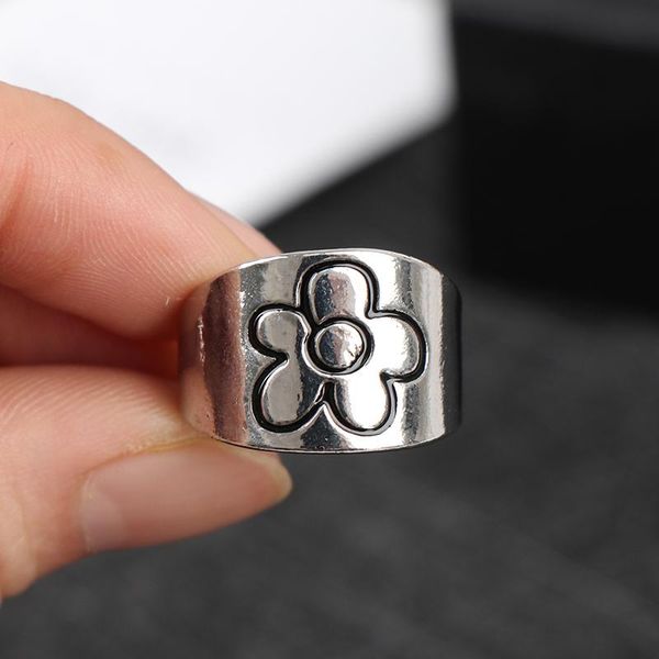 wedding rings punk metal geometry circular flower for women trendy vintage plum blossom daisy ring party couple, Slivery;golden
wedding rings punk metal geometry circular flower for women trendy vintage plum blossom daisy ring party couple, Slivery;golden