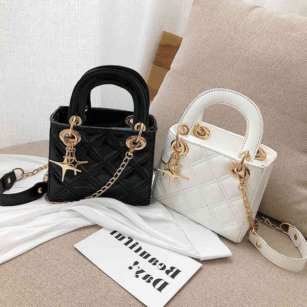 pu portable princess diana female 2021 new korean chain messenger versatile fashion shoulder bag
pu portable princess diana female 2021 new korean chain messenger versatile fashion shoulder bag
