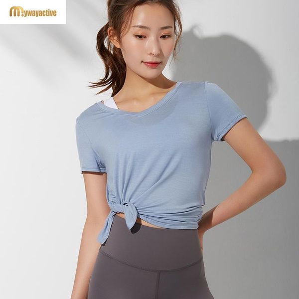 yoga outfit side slit sports short sleeve loose for women and women's hem design fitness wear
yoga outfit side slit sports short sleeve loose for women and women's hem design fitness wear