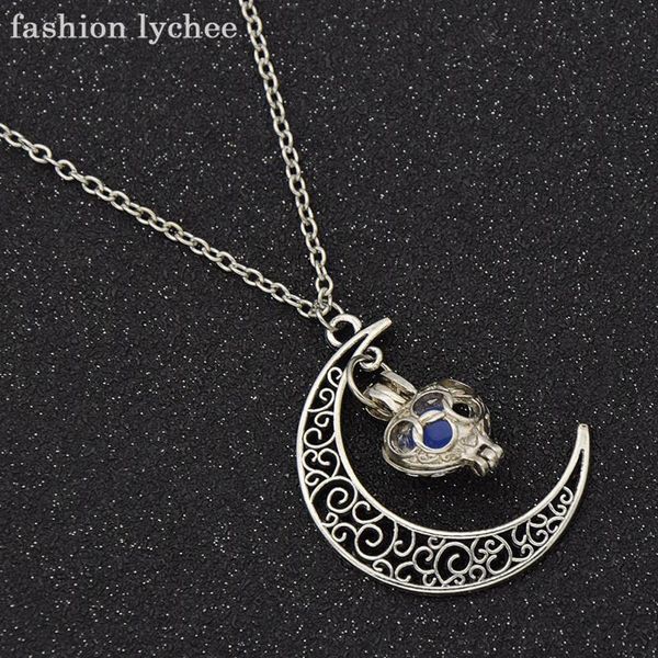 pendant necklaces fashion lychee attractive crescent moon heart necklace glow in the dark metal chain luminous jewelry, Silver
pendant necklaces fashion lychee attractive crescent moon heart necklace glow in the dark metal chain luminous jewelry, Silver