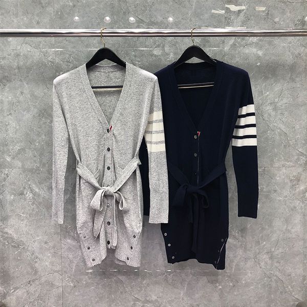women's jackets fashion brand sweater, v-neck knitted jacket, striped wool cashmere casual wear in autumn and winter of 2021, Black;brown
women's jackets fashion brand sweater, v-neck knitted jacket, striped wool cashmere casual wear in autumn and winter of 2021, Black;brown