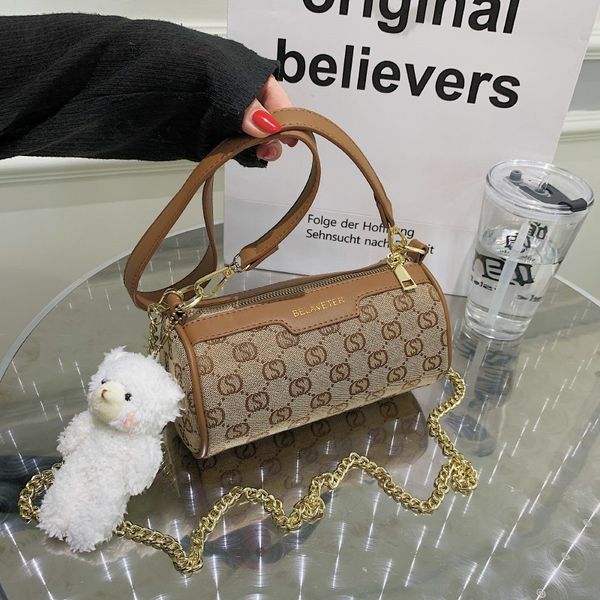 luxury design bag women's new flower new single shoulder messenger fashion versatile personality super fire bag purses
luxury design bag women's new flower new single shoulder messenger fashion versatile personality super fire bag purses