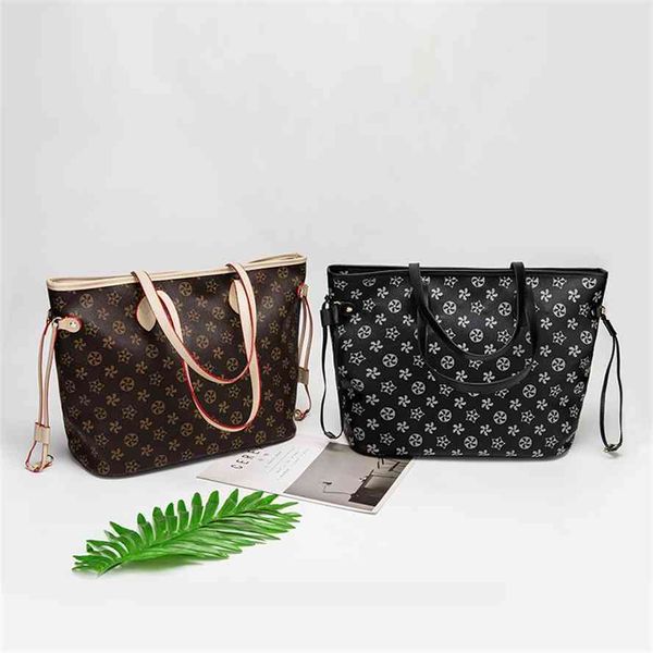 autumn and winter 2021 insl shopping mother's one shoulder messenger women's old flower tote bag
autumn and winter 2021 insl shopping mother's one shoulder messenger women's old flower tote bag