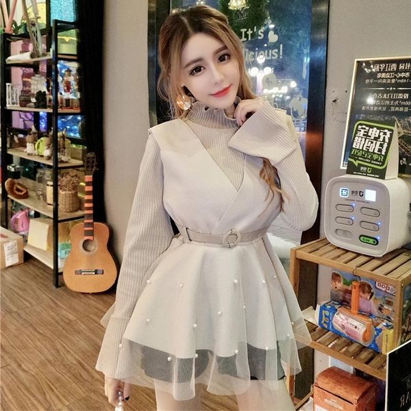 casual dresses office lady 2021 beading autumn fashion temperament turtleneck flare sleeve sweater and v-neck woolen vest dress with belt, Black;gray
casual dresses office lady 2021 beading autumn fashion temperament turtleneck flare sleeve sweater and v-neck woolen vest dress with belt, Black;gray