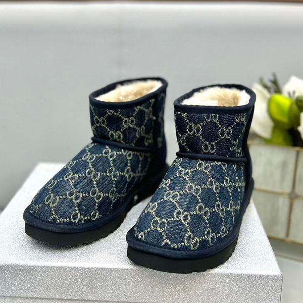 designer fashion brabd luxury women snow ankle boots mini bailey shearling classic button bootie shoes, Red;white
designer fashion brabd luxury women snow ankle boots mini bailey shearling classic button bootie shoes, Red;white