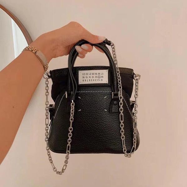 evening bags 2021 women portable fashion luxury women's handbags metal chain crossbody shoulder females mini zipper clutch
evening bags 2021 women portable fashion luxury women's handbags metal chain crossbody shoulder females mini zipper clutch