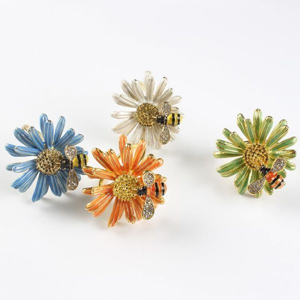 napkin rings el bee flower buckle small daisy ring manufacturer wholesale 12pcs
napkin rings el bee flower buckle small daisy ring manufacturer wholesale 12pcs