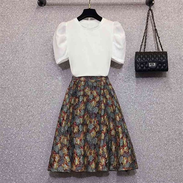summer women 2 piece set elegant fashion white puff sleeve t-shirt + high waist jacquard big swing midi skirt suit 210519
summer women 2 piece set elegant fashion white puff sleeve t-shirt + high waist jacquard big swing midi skirt suit 210519