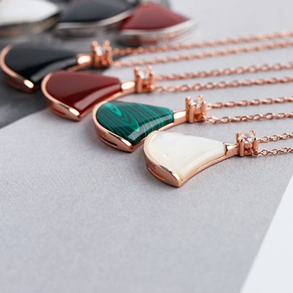 925 silver luxury designer necklace versatile classic fashion choker elegant fan-shape jewelry delicated necklace pendant high-end original
925 silver luxury designer necklace versatile classic fashion choker elegant fan-shape jewelry delicated necklace pendant high-end original