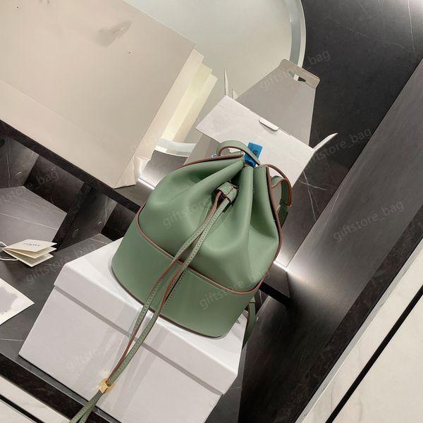 2021 luxury designer backpack bucket bag handbag fashion leather zipper outerbag solid color
2021 luxury designer backpack bucket bag handbag fashion leather zipper outerbag solid color