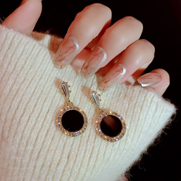 925 silver needle zircon disc earrings, dongdamen, south designer, personalized design earrings, fashion temperament, acrylic earrings
925 silver needle zircon disc earrings, dongdamen, south designer, personalized design earrings, fashion temperament, acrylic earrings