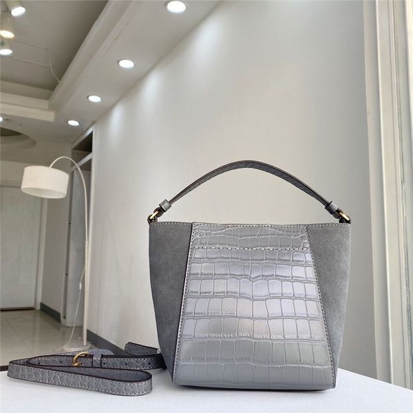 outlet 2021 tb leather deformation bag, crocodiless pattern and suede single shoulder cross carry simple women's luxuryss designerss yw
outlet 2021 tb leather deformation bag, crocodiless pattern and suede single shoulder cross carry simple women's luxuryss designerss yw