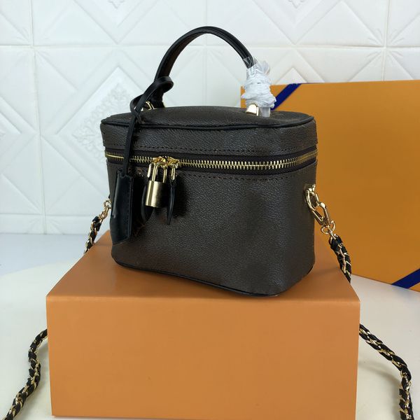 lady leather handbag vanity shoulder messenger bag designer luxury fashion classic bags double zipper padlock embossing high quality
lady leather handbag vanity shoulder messenger bag designer luxury fashion classic bags double zipper padlock embossing high quality