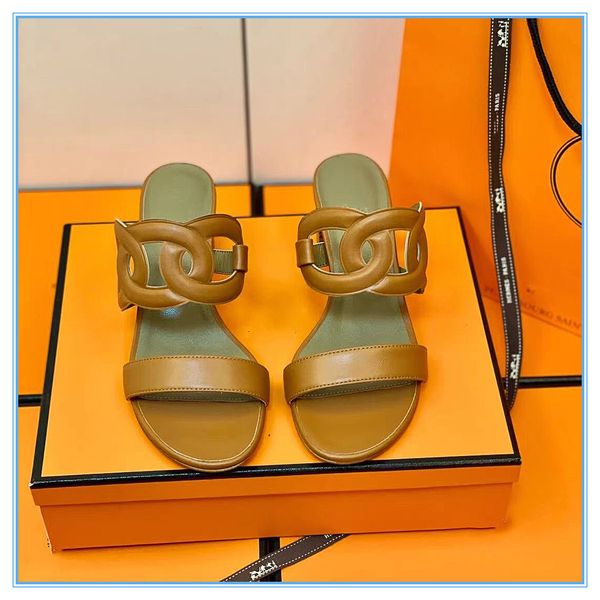 women sandals slippers luxurys designers genuine leather girl slides sandalias casual flip flops size 35-39 with box, Black
women sandals slippers luxurys designers genuine leather girl slides sandalias casual flip flops size 35-39 with box, Black