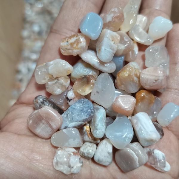 100g natural sakura agate crushed stone crystal degauss aquarium flower pot for buddha home decorative objects & figurines
100g natural sakura agate crushed stone crystal degauss aquarium flower pot for buddha home decorative objects & figurines