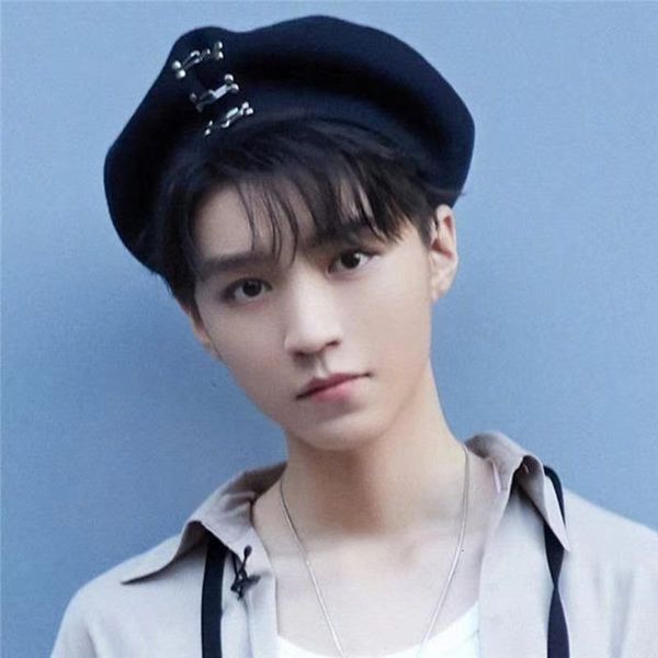 star wang junkai wu yifan same wool beret designer pin painter hat simple versatile black octagonal hat, Black;white
star wang junkai wu yifan same wool beret designer pin painter hat simple versatile black octagonal hat, Black;white