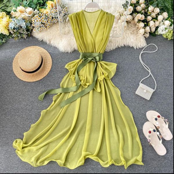 women shirts ins v neck sleeveless irregular fold body chiffon lady solid color vintage blouse k584, White
women shirts ins v neck sleeveless irregular fold body chiffon lady solid color vintage blouse k584, White
