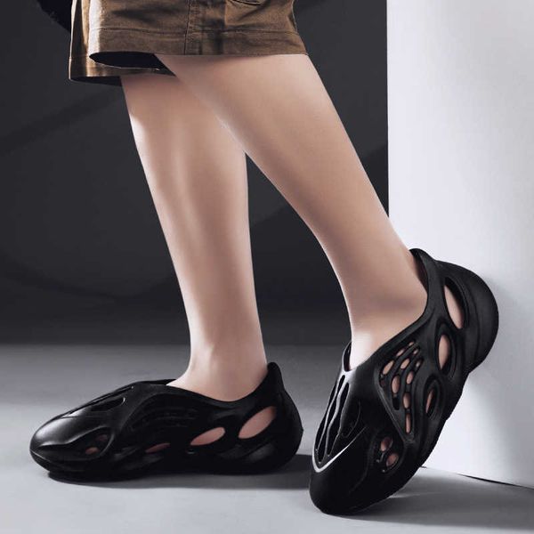2021 summer new men's sandals breathable hole shoes coconut sandals antiskid men's shoes beach shoes, Black
2021 summer new men's sandals breathable hole shoes coconut sandals antiskid men's shoes beach shoes, Black