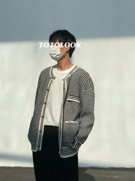 men's sweaters autumn and winter striped cardigan sweater korean version of the trend loose casual all-match jacket, White;black
men's sweaters autumn and winter striped cardigan sweater korean version of the trend loose casual all-match jacket, White;black