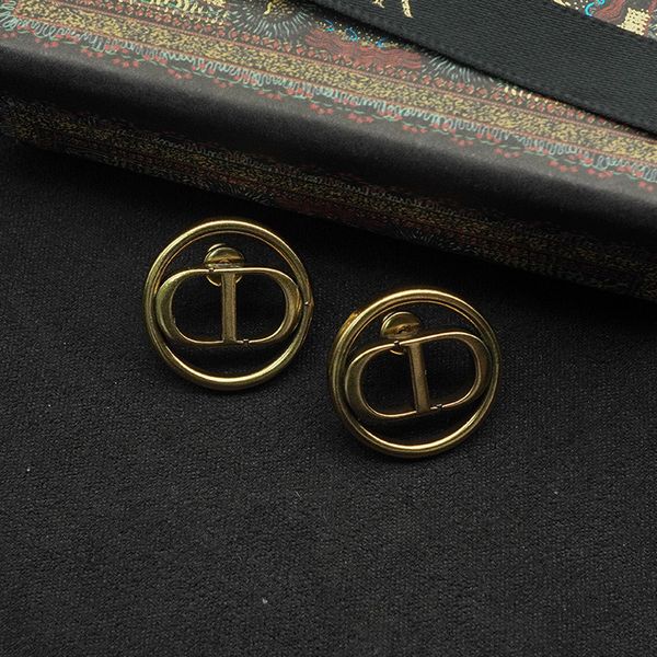 d signature / signature cd pig nose earrings simple design star net red same brass earrings, Black
d signature / signature cd pig nose earrings simple design star net red same brass earrings, Black