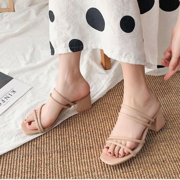 fashion women sandals style summer shoes for thick high-heeled belt rubber leather slides large size, Black
fashion women sandals style summer shoes for thick high-heeled belt rubber leather slides large size, Black