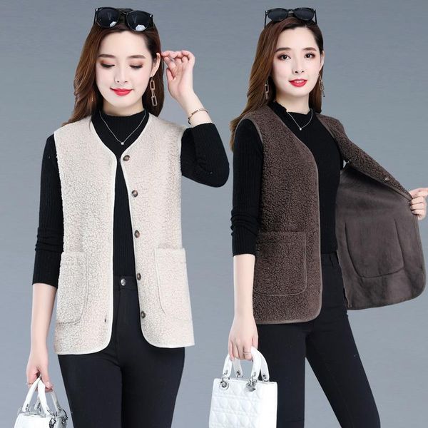 women's vests autumn winter coat women jacket fleece warm sleeveless waistcoat overcoat single breasted outwear vest 2021 5xl 6xl lamb, Black;white
women's vests autumn winter coat women jacket fleece warm sleeveless waistcoat overcoat single breasted outwear vest 2021 5xl 6xl lamb, Black;white