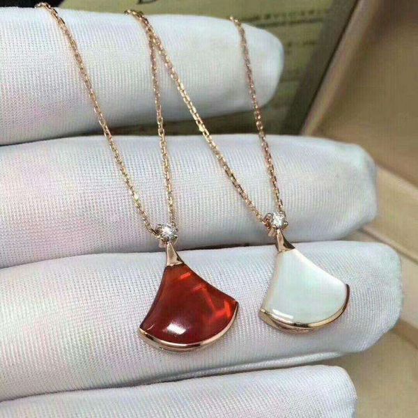 design jewelry bao full drill small skirt, fan necklace fashion tiktok ins wind clavicle chain trembling, Silver
design jewelry bao full drill small skirt, fan necklace fashion tiktok ins wind clavicle chain trembling, Silver