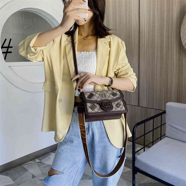 2022 factory wholesale new model small new women's summer broadband red small square bags, Black;red
2022 factory wholesale new model small new women's summer broadband red small square bags, Black;red