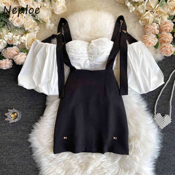 female suits fashion summer pleated strapless flare sleeve and solid girdle skirt women two piece set 82269 210430, White
female suits fashion summer pleated strapless flare sleeve and solid girdle skirt women two piece set 82269 210430, White
